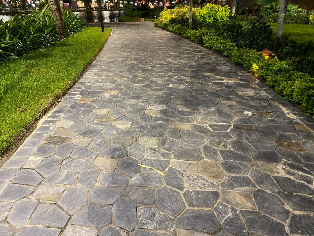 ריצוף אבני מדרך